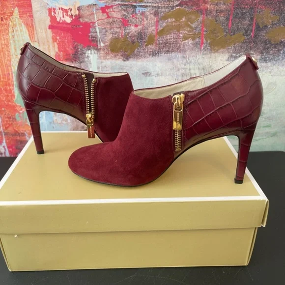 Michael Kors Sammy Ankle Boot - Picture 5 of 8